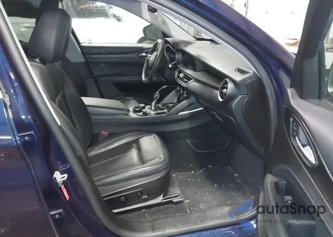 2018 Alfa Romeo Stelvio Awd из США, поврежденный, VIN ZASFAKAN0J7B85440